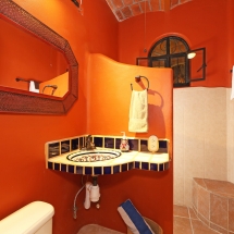 Casita Elena bathroom